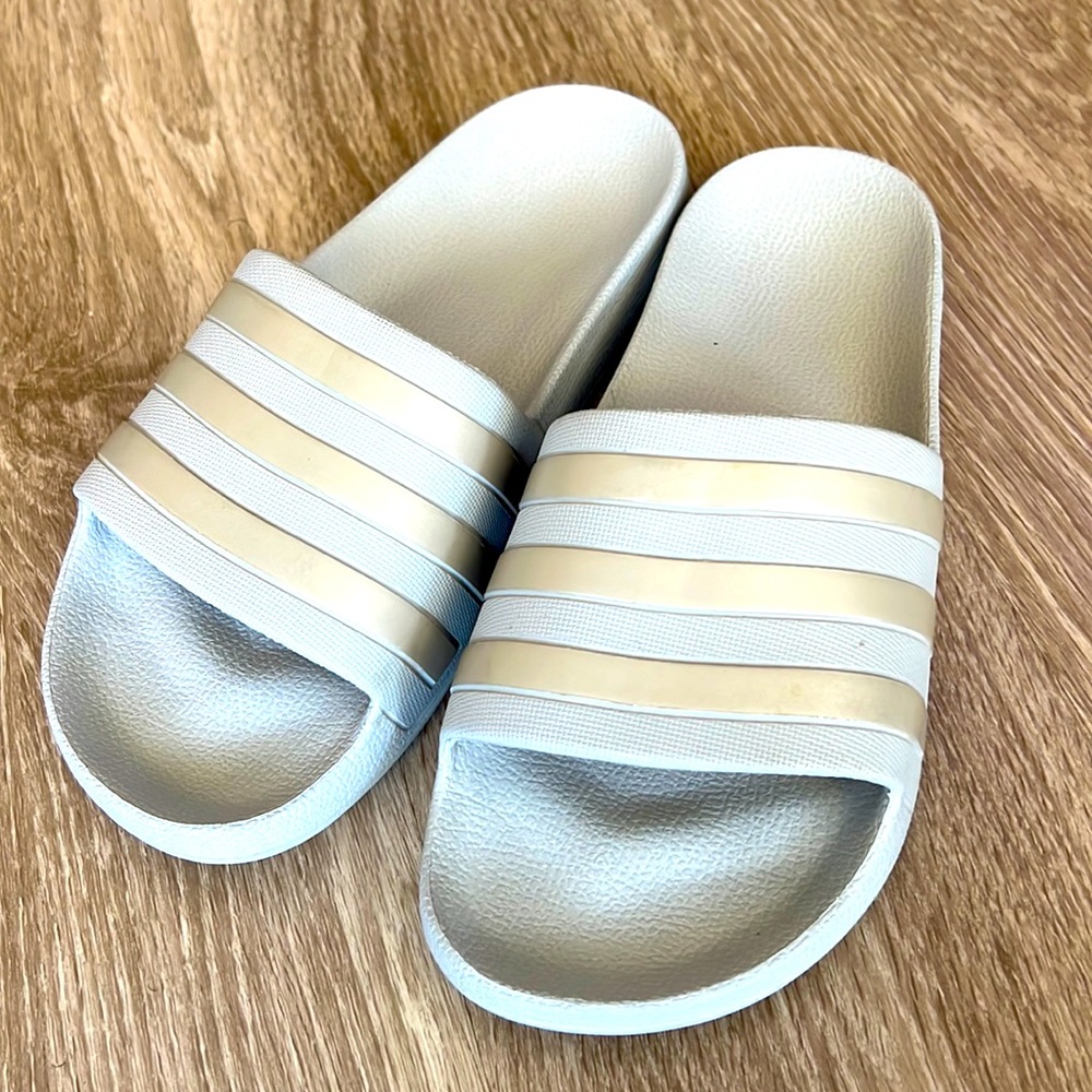 Ardidas Addilette Slides Size 6